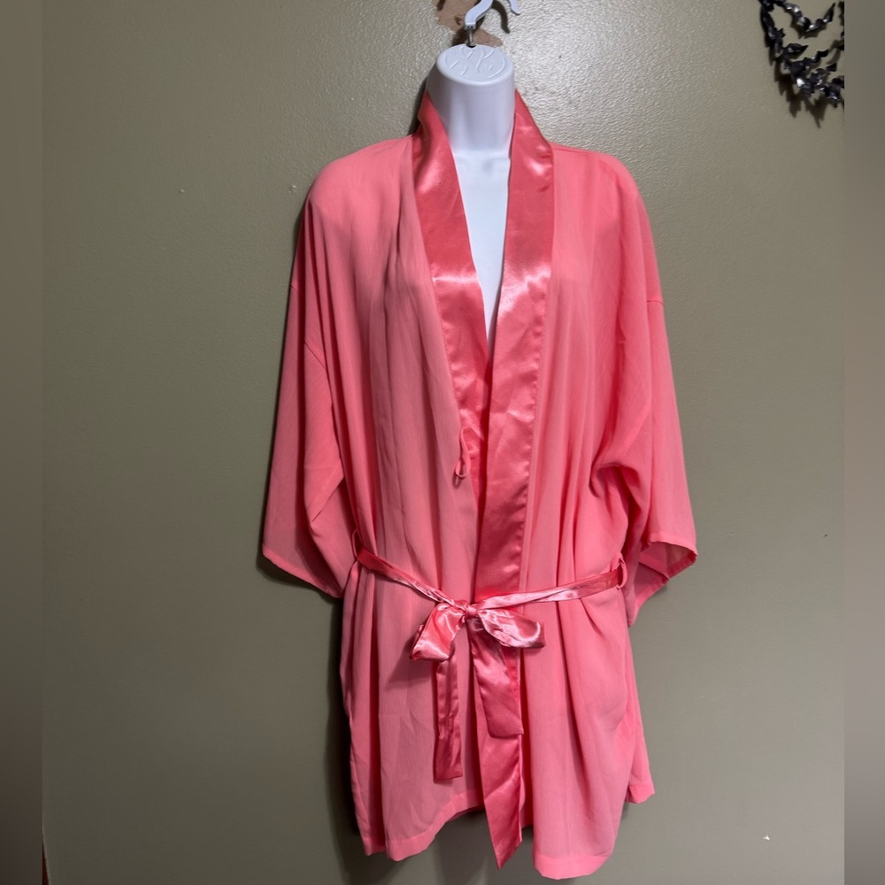 Vintage Victoria's‎ Secret Gold Label coral satin robe. OS